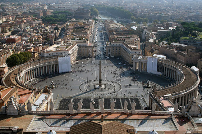 Saint Peter's Square Piazza San Pietro in Vatican City