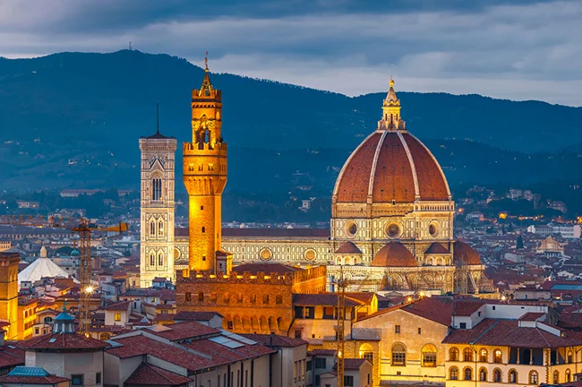 Duomo-cathedral-in-Florence-Italy