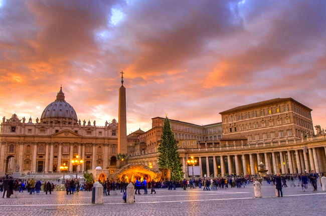 Saint-Peters-square-Vatican-City